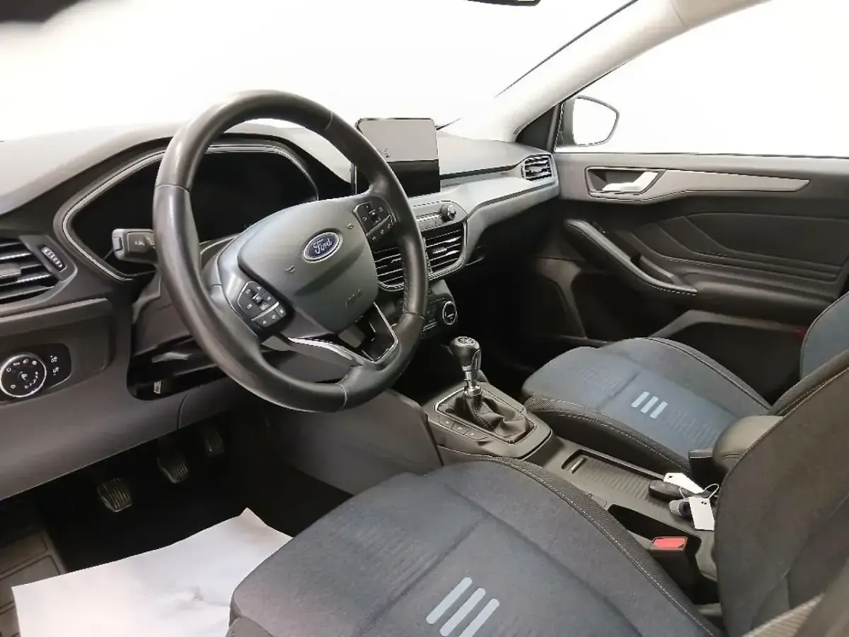 Usata Ford Focus Active 125 CV (91 kW) 2022 Blu Berlina