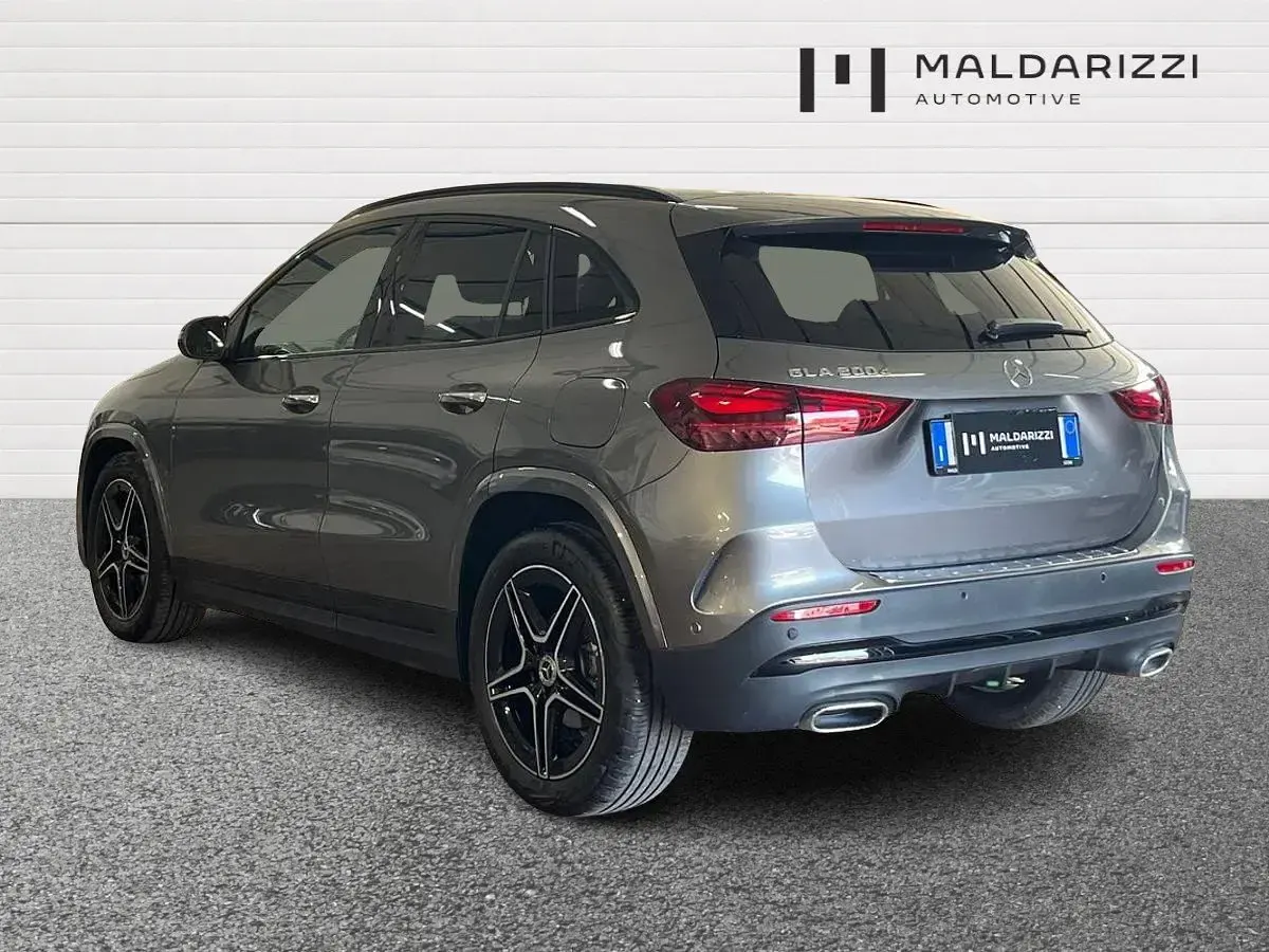 Usata Mercedes GLA200 Advanced Plus 150 CV (110 kW) 2025 Grigio SUV