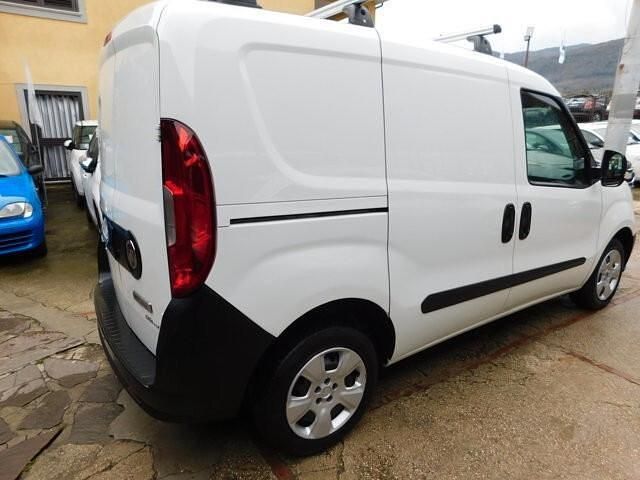 Usata Fiat Doblò 90 CV (66 kW) 2016 Bianco Monovolume