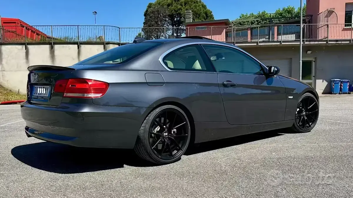 Usata BMW 330 M Performance 272 CV (200 kW) 2006 Grigio Coupé