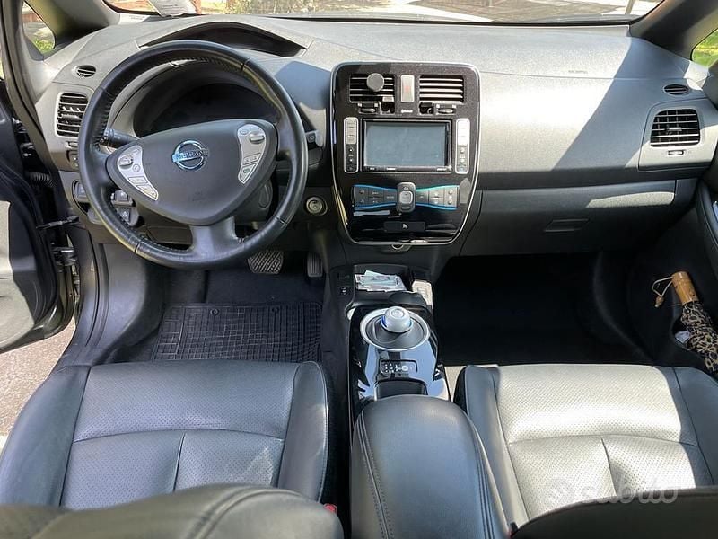 Usata Nissan Leaf 80 kW (109 CV) 2016 Grigio Utilitaria