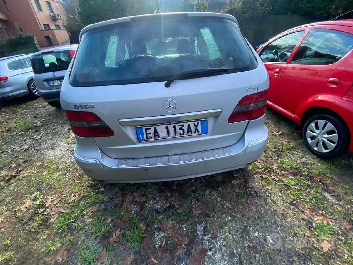 Usata Mercedes B180 109 CV (80 kW) 2009 Grigio Monovolume