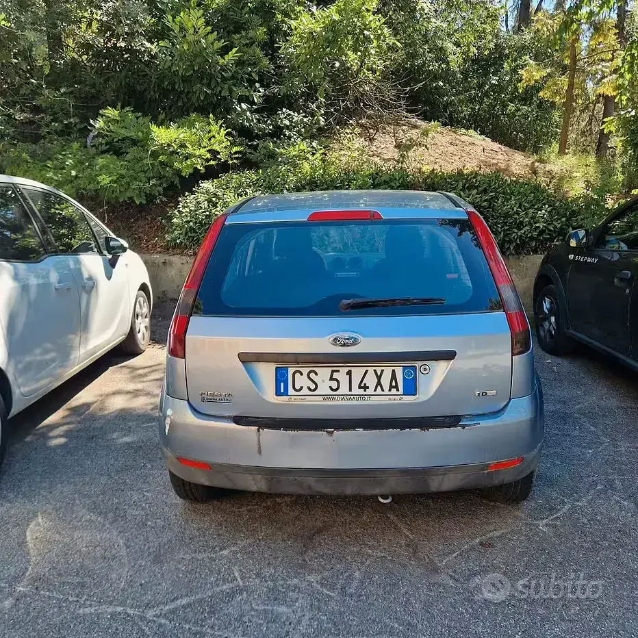 Usata Ford Fiesta 68 CV (50 kW) 2005 Utilitaria