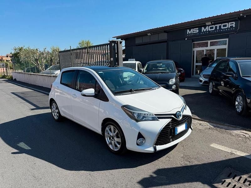Usata Toyota Yaris Hybrid 75 CV (55 kW) 2014 Bianco Berlina