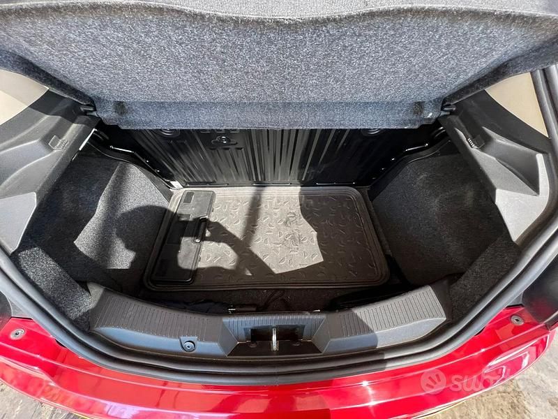 Usata Alfa Romeo MiTo 79 CV (58 kW) 2016 Rosso Utilitaria