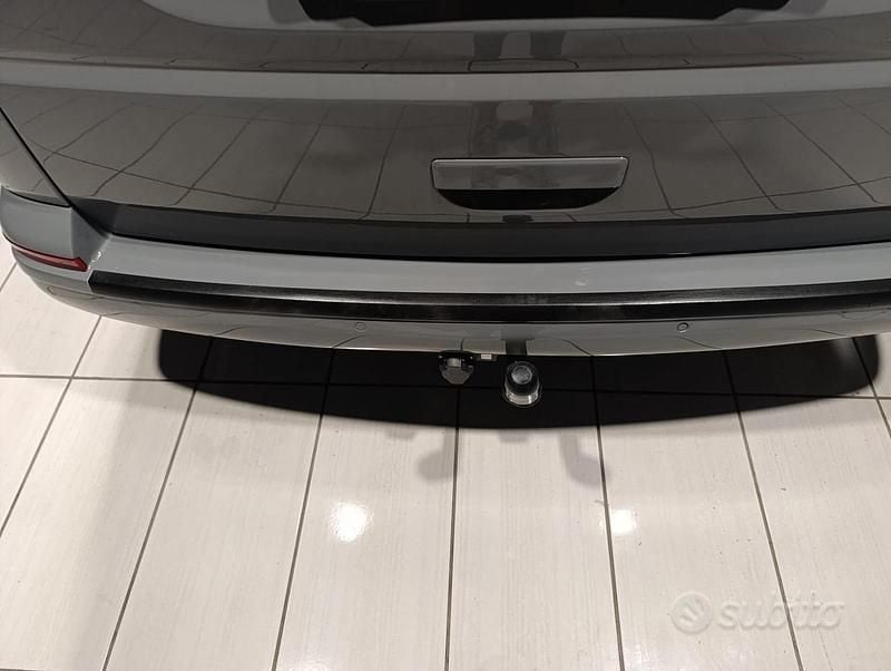 Usata VW Caravelle 150 CV (110 kW) 2019 Grigio Monovolume