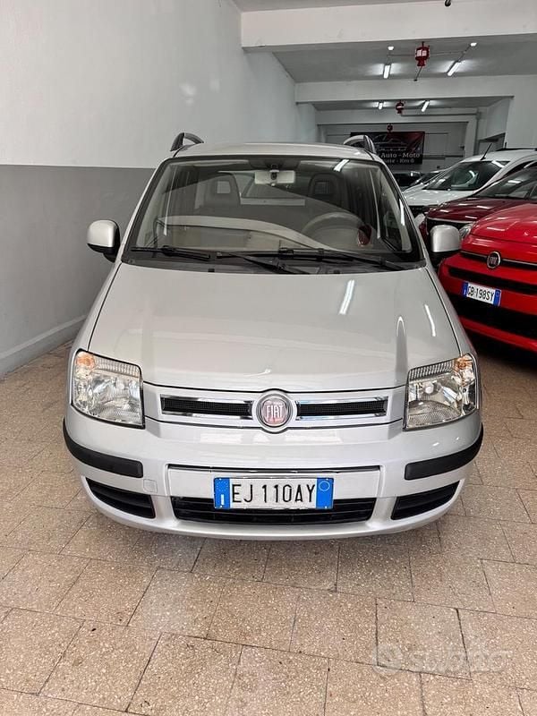 Usata Fiat Panda Dynamic 69 CV (50 kW) 2011 Grigio Utilitaria