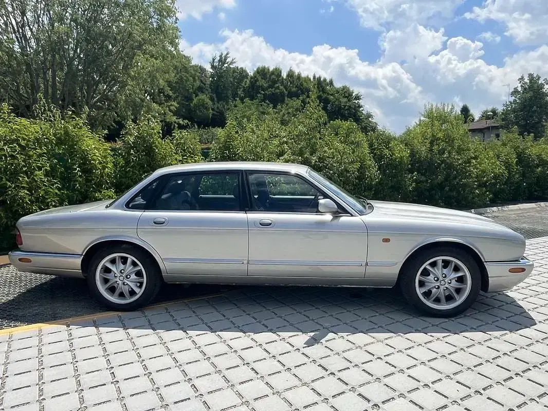 Usata Jaguar XJ8 Executive 237 CV (174 kW) 1999 Berlina