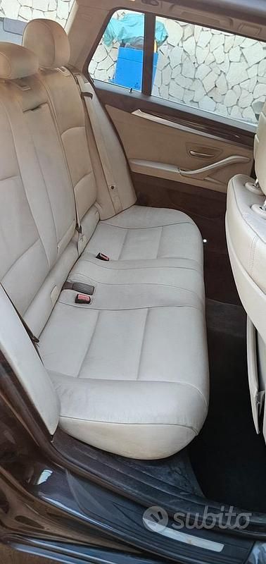 Usata BMW 530 245 CV (180 kW) 2011 Grigio Station wagon