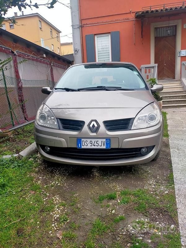 Usata 2008 Renault Scénic II Monovolume | 1500 € (Buon prezzo) - Immagine 1/4