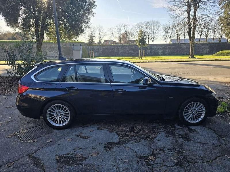 Usata BMW 320 Luxury Line 184 CV (135 kW) 2014 Blu/azzurro Station wagon