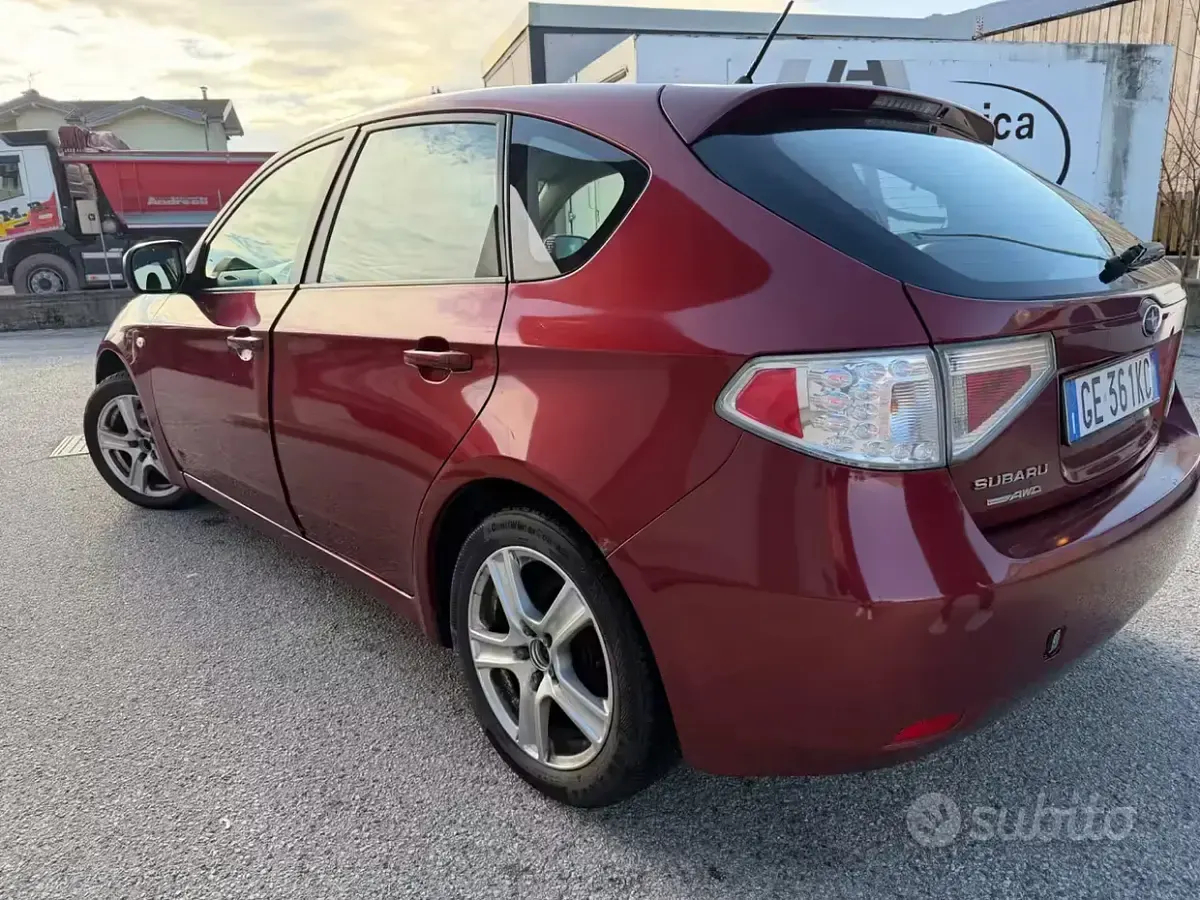 Usata Subaru Impreza Trend 150 CV (110 kW) 2011 Rosso Berlina