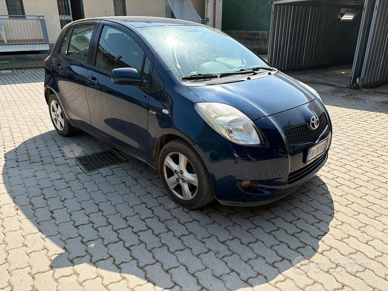 Usata Toyota Yaris 2006 Blu Utilitaria