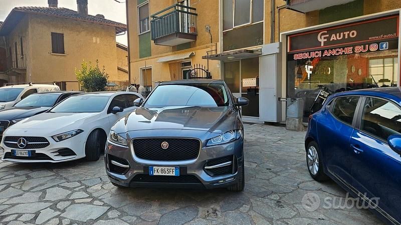 Usata Jaguar F-Pace Pure 180 CV (132 kW) 2017 Grigio SUV