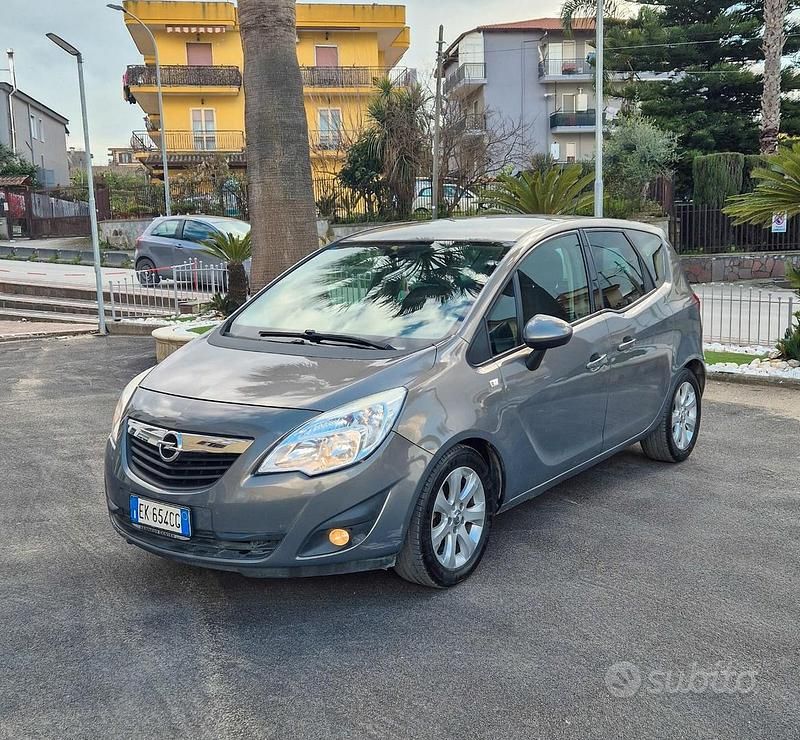 Usata Opel Meriva 2011 Grigio Monovolume