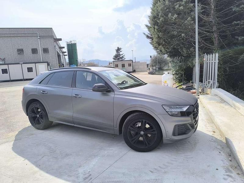 Usata Audi Q8 Comfort 286 CV (210 kW) 2020 Grigio SUV