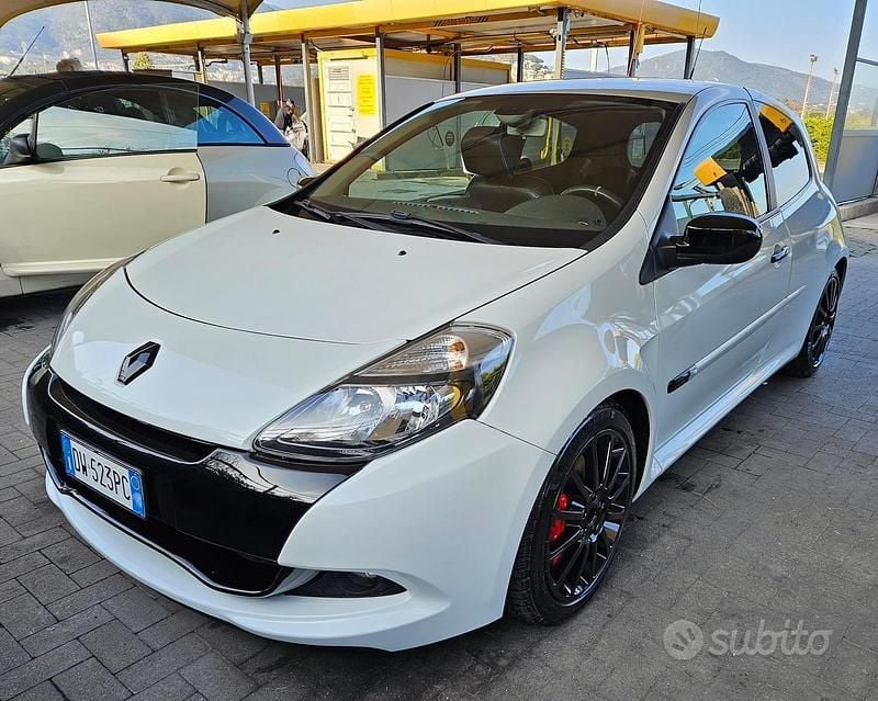 Usata Renault Clio R.S. R.S. 203 CV (149 kW) 2009 Bianco Utilitaria