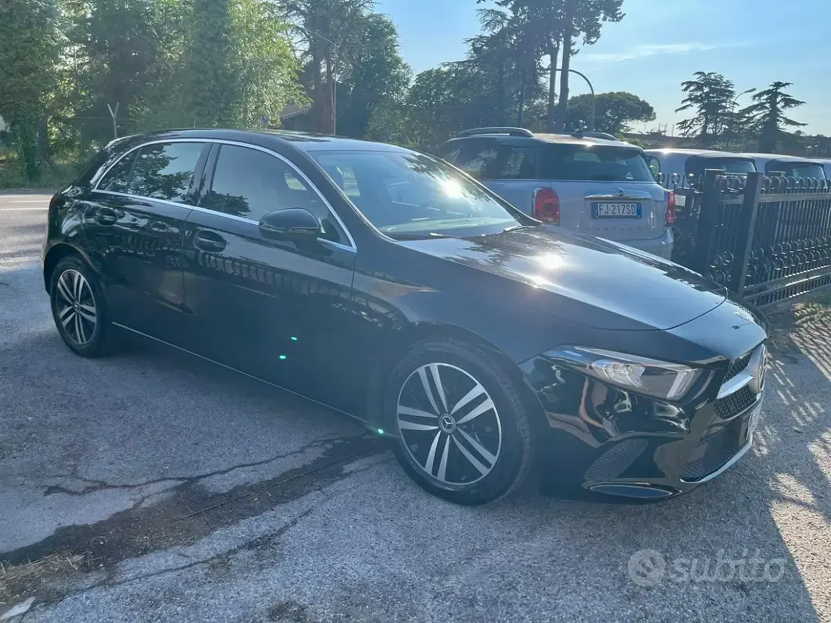 Usata Mercedes A180 116 CV (85 kW) 2020 Nero Berlina