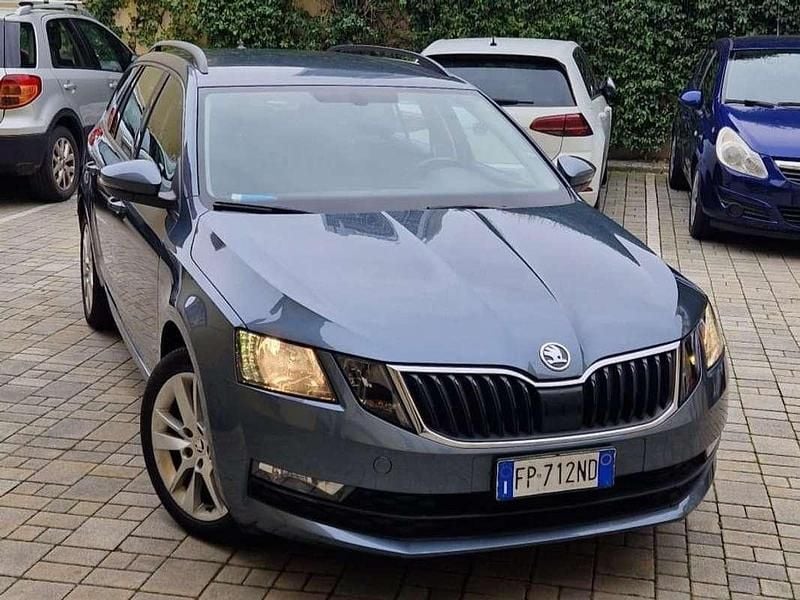 Usata Skoda Octavia G-TEC Executive 110 CV (80 kW) 2018 Grigio Station wagon