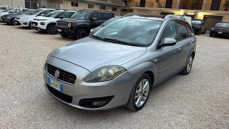 Usata Fiat Croma Emotion 149 CV (109 kW) 2010 Argento Station wagon