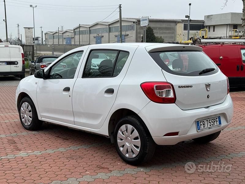 Usata Dacia Sandero Ambiance 75 CV (55 kW) 2015 Bianco Berlina