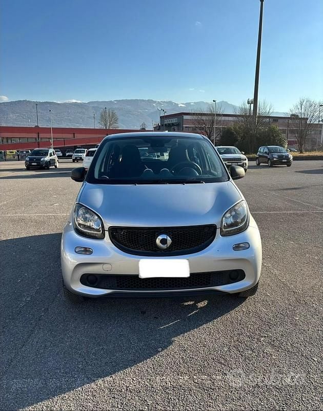 Grigio Usata 2015 Smart ForFour Due volumi | 8000 € (Buon prezzo) - Immagine 1/4
