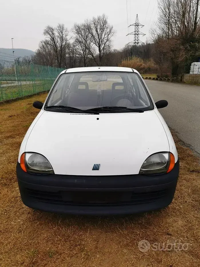 Usata Fiat Seicento Young 39 CV (28 kW) 1999 Bianco Utilitaria