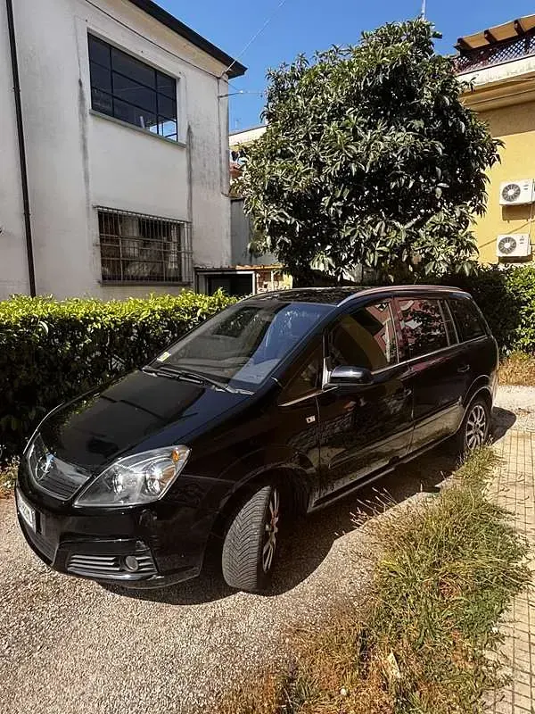 Usata Opel Zafira Club 94 CV (69 kW) 2007 Monovolume
