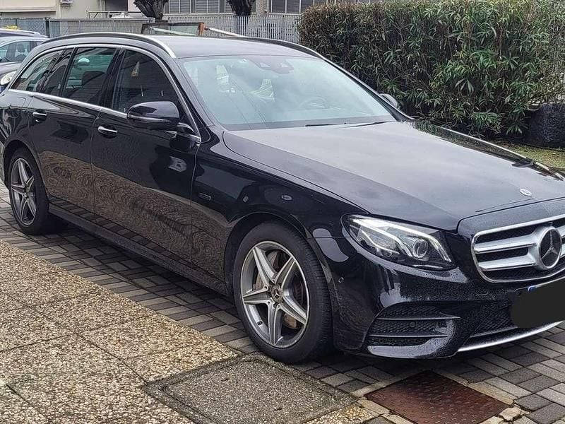 Usata Mercedes E300 Premium Plus 194 CV (142 kW) 2019 Nero Station wagon