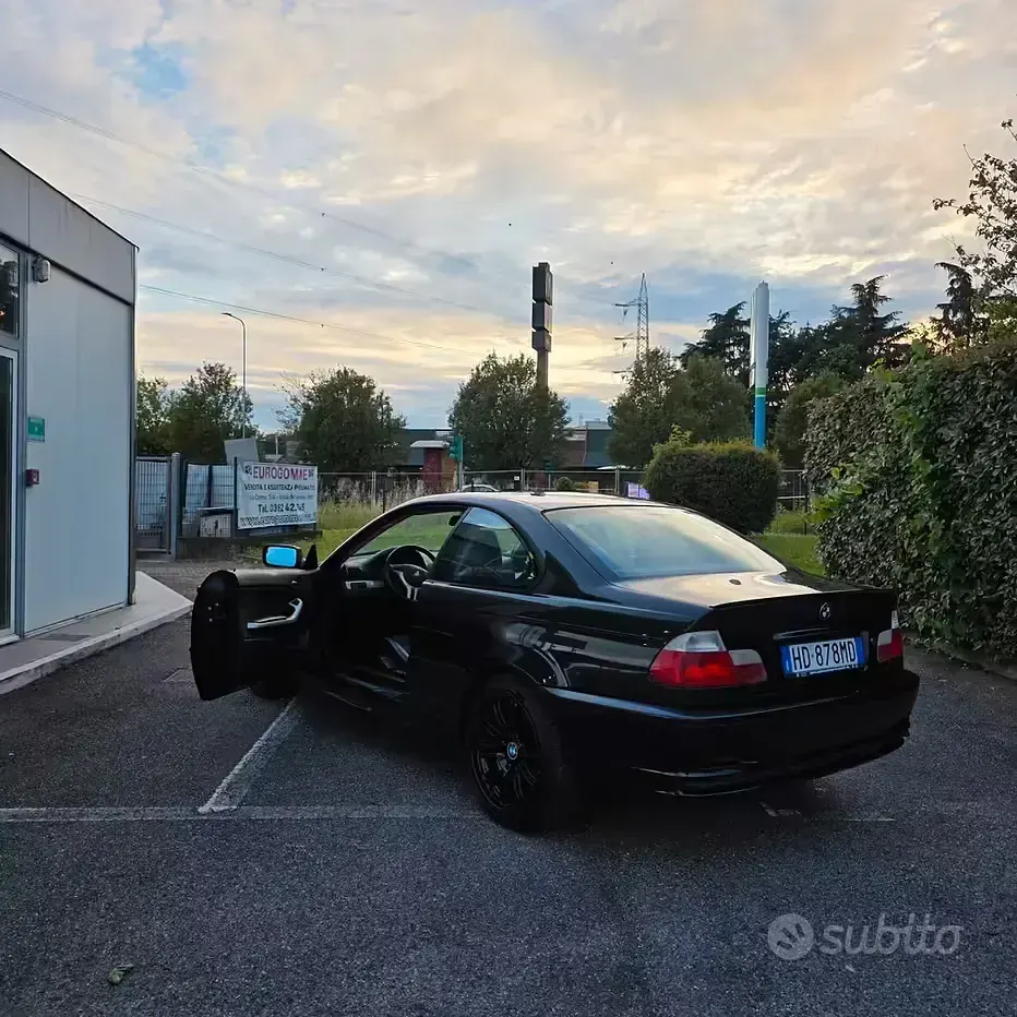 Usata BMW 318 Efficient Dynamics 143 CV (105 kW) 2026 Nero Coupé