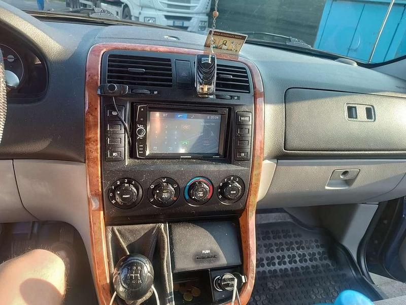 Usata Kia Carnival EX 144 CV (105 kW) 2004 Monovolume