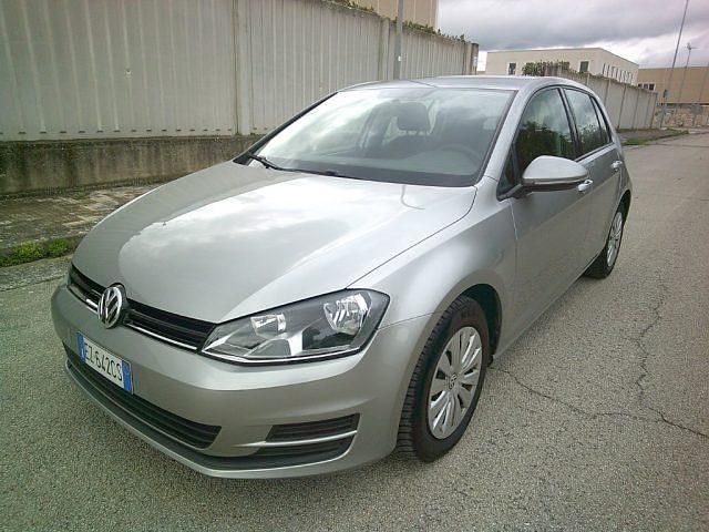Usata VW Golf VII Trendline 90 CV (66 kW) 2015 Argento Berlina