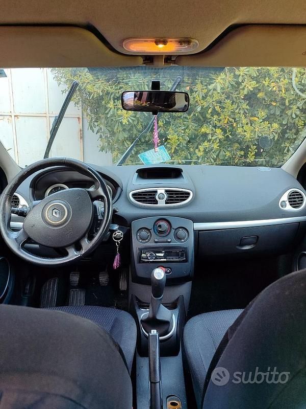 Usata Renault Clio II 75 CV (55 kW) 2006 Nero Berlina