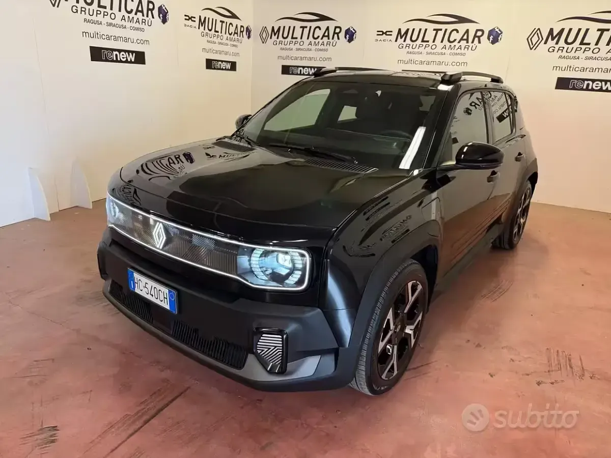 Usata Renault 4 E-Tech Komfort 77 kW (106 CV) 2026 Nero SUV