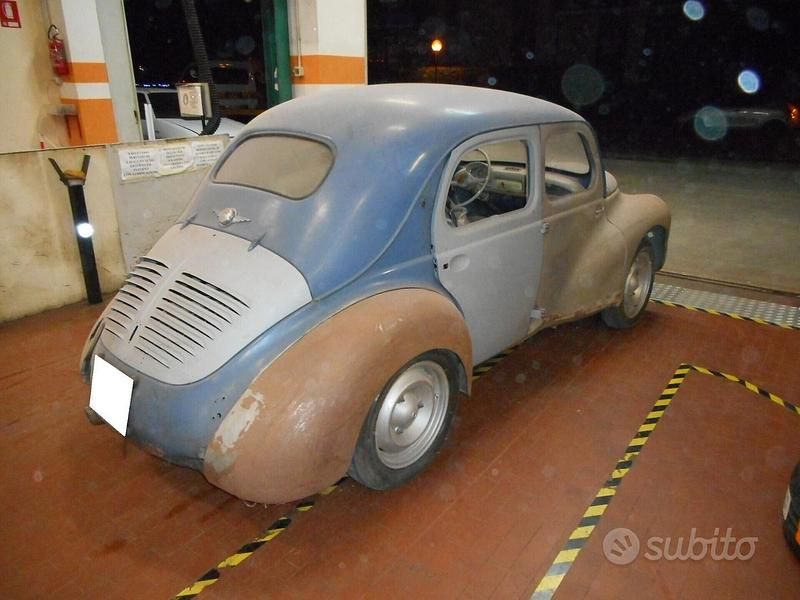 Usata Renault 4CV 10 CV (7 kW) 1950 Blu Coupé