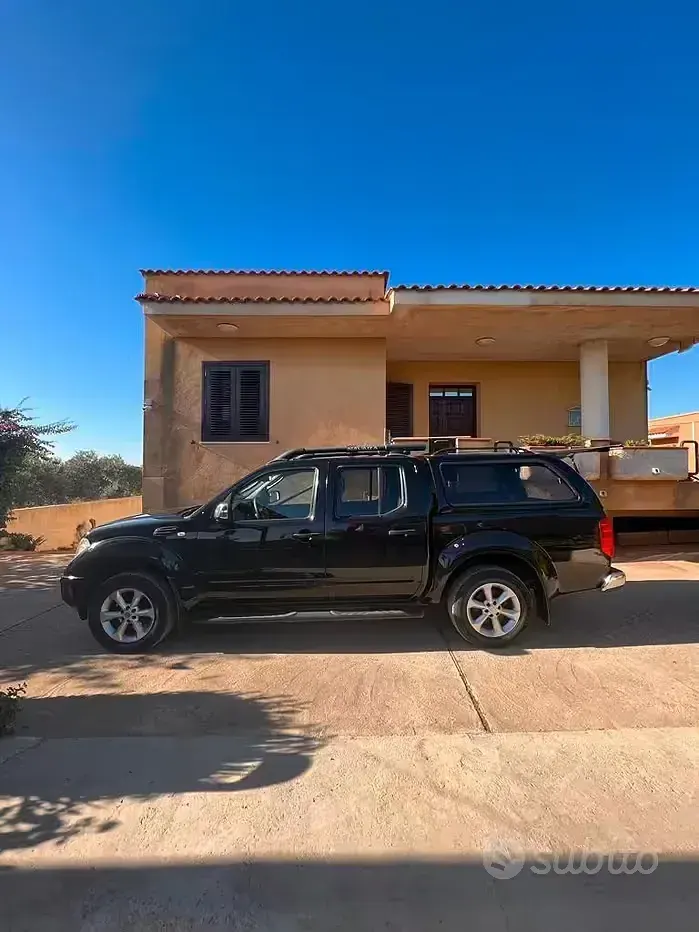 Usata Nissan Navara 174 CV (127 kW) 2005 Nero Pick-up