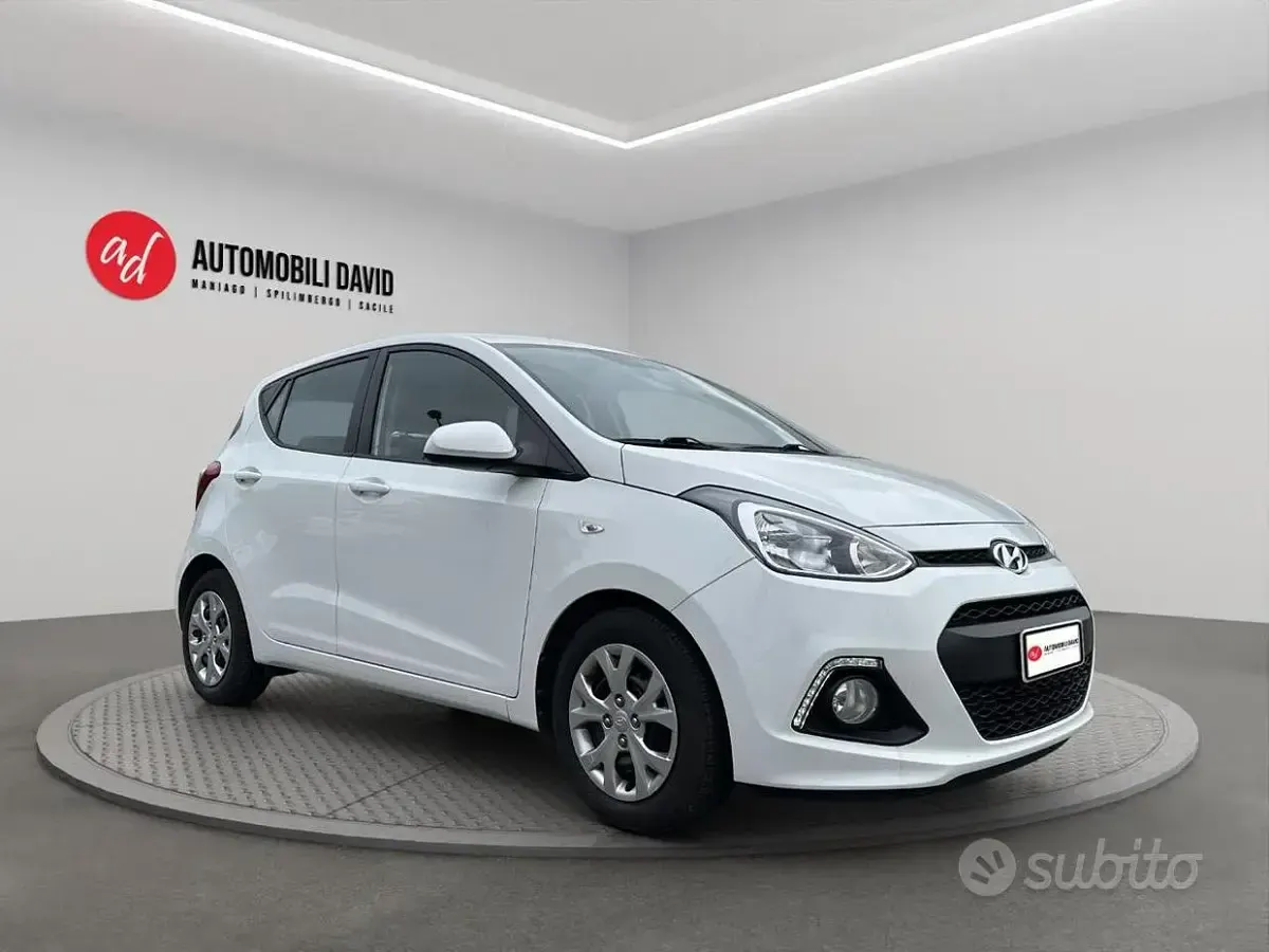 Usata Hyundai i10 Comfort 67 CV (49 kW) 2016 Bianco Utilitaria