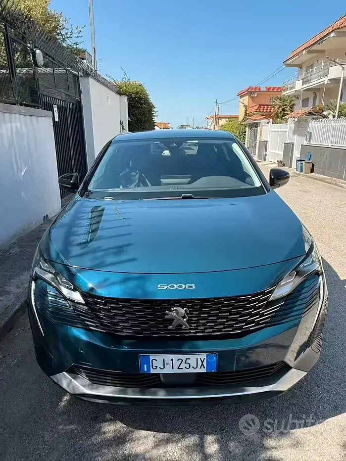Occasion Peugeot 5008 Allure 131 ch (96 kW) 2022 Vert SUV