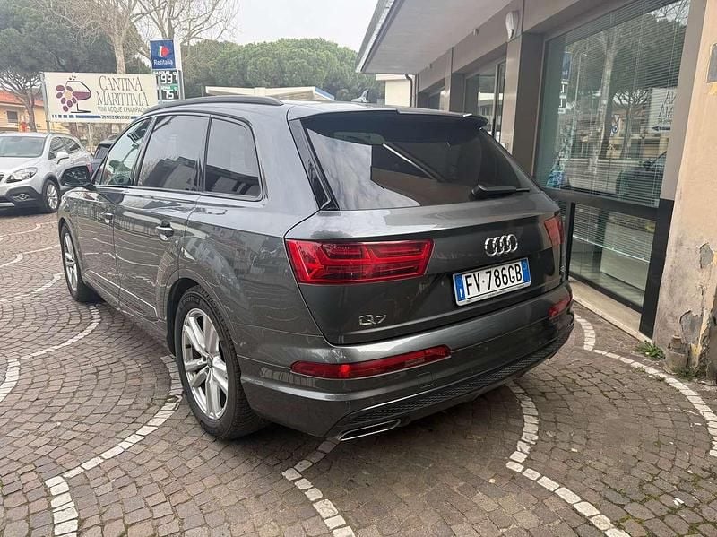 Usata Audi Q7 Ambiente 286 CV (210 kW) 2019 Grigio SUV