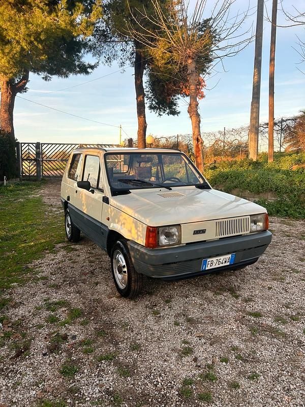 Usata Fiat Panda 33 CV (24 kW) 1983 Beige Utilitaria