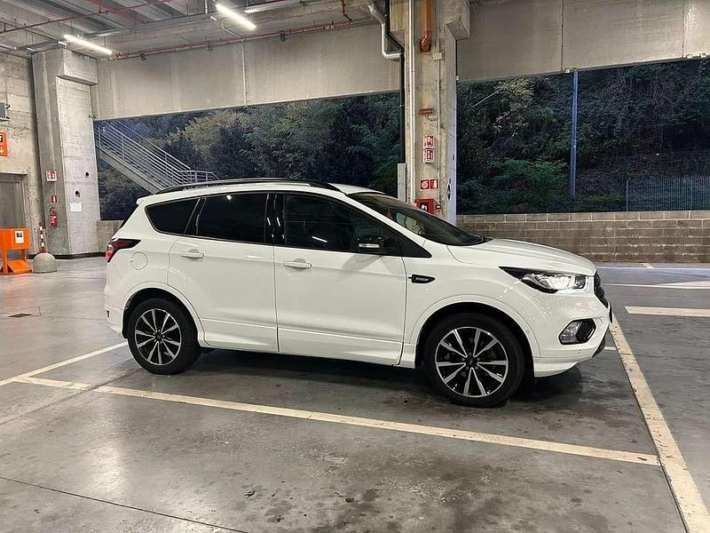 Usata Ford Kuga ST-Line 120 CV (88 kW) 2019 Bianco SUV