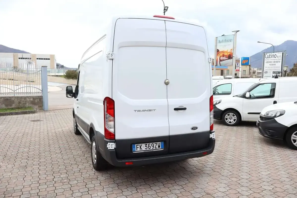 Usado Ford Transit Trend 131 CV (96 kW) 2017 Blanco Van