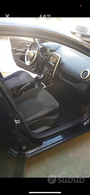 Second-hand Renault Clio IV 75 CP (55 kW) 2016 Negru Berlinǎ