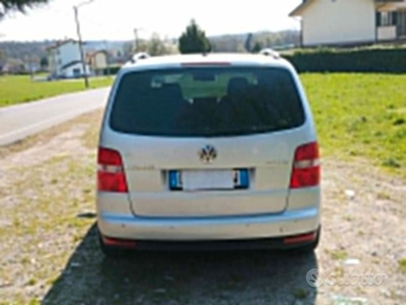 Usata VW Touran Highline 140 CV (102 kW) 2006 Grigio Monovolume