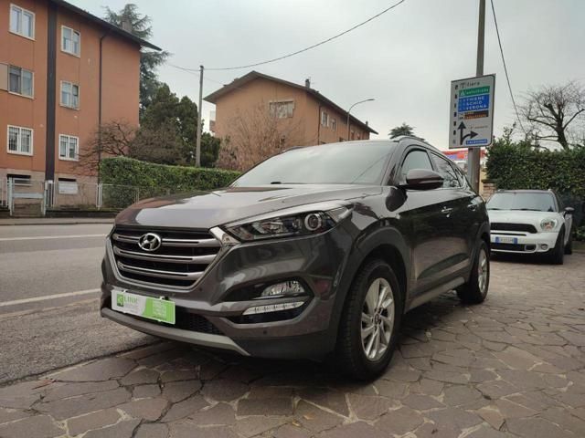 Grigio scuro pastello Usata 2017 Hyundai Tucson Xpossible SUV | 14.490 € (Cara) - Immagine 1/4