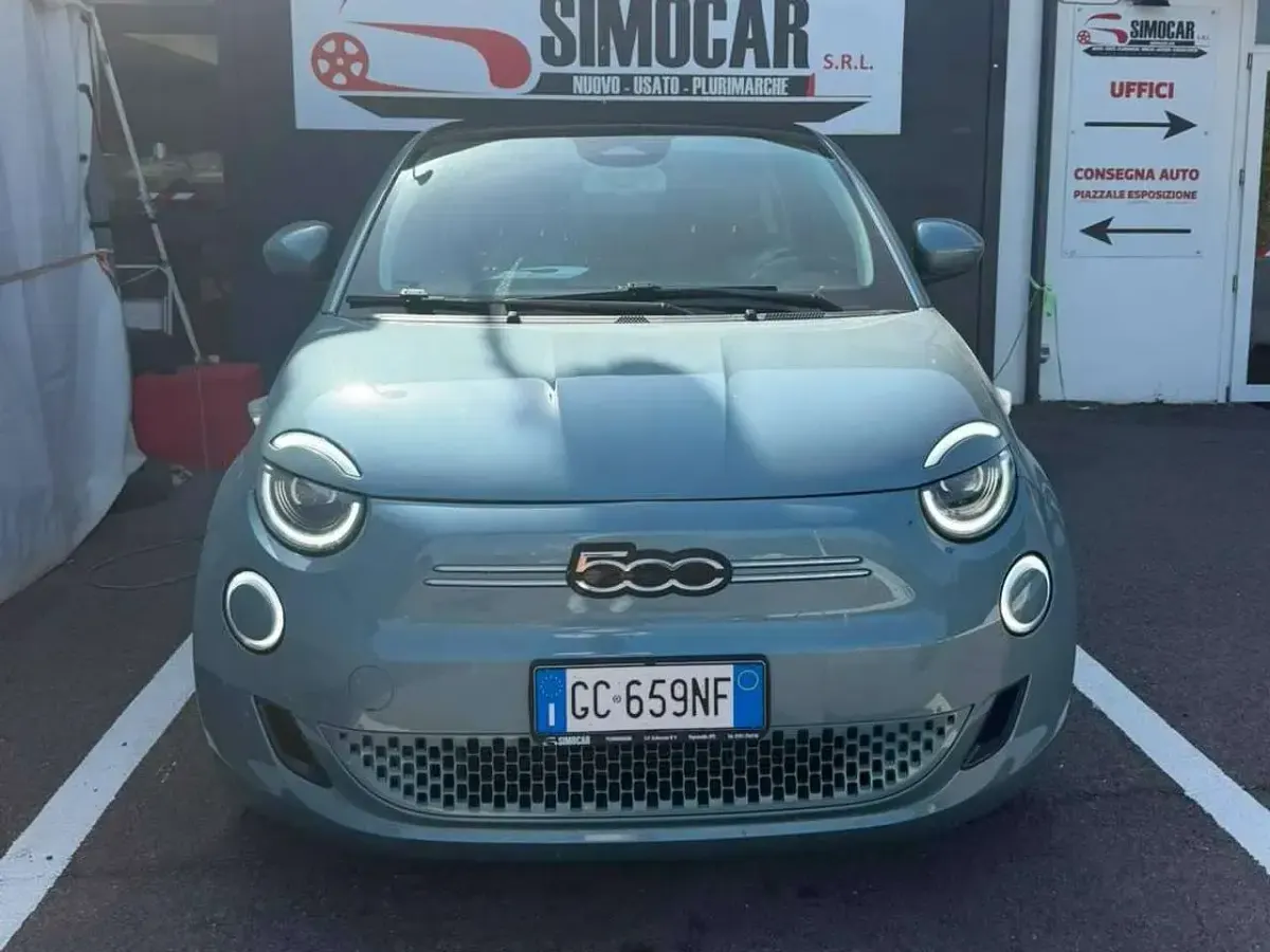 Usata Fiat 500e Icon 42 kW (58 CV) 2020 Blu/azzurro Cabrio