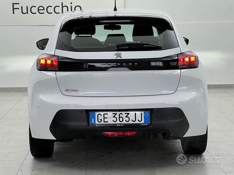 Usata Peugeot 208 Active 102 CV (75 kW) 2021 Bianco Utilitaria
