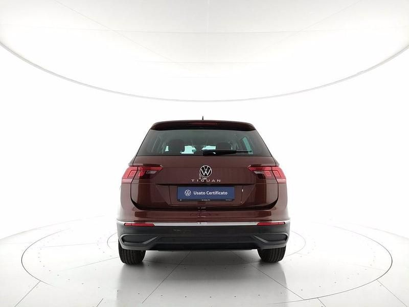 Gebraucht VW Tiguan Life 150 PS (110 kW) 2022 Braun SUV
