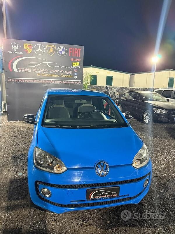 Usata VW up! Move 67 CV (49 kW) 2015 Blu Utilitaria