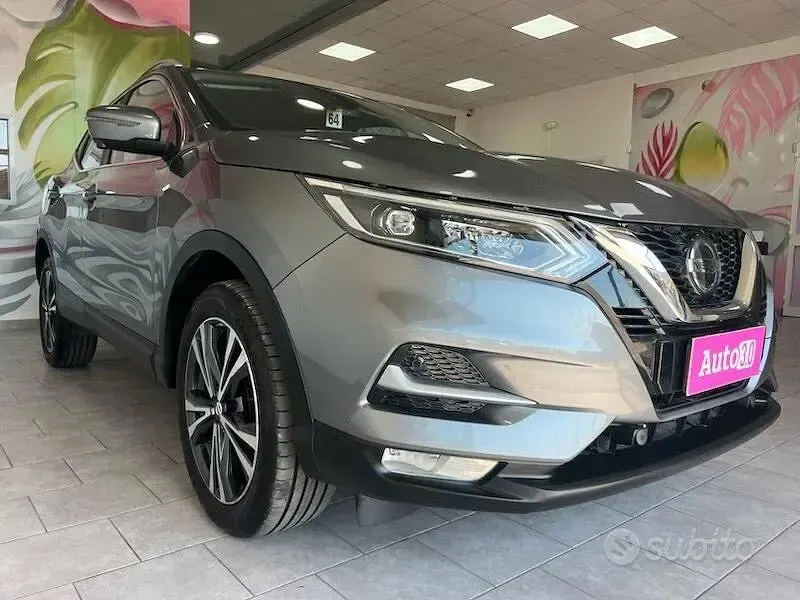 Usata Nissan Qashqai N-Connecta 116 CV (85 kW) 2020 Grigio SUV
